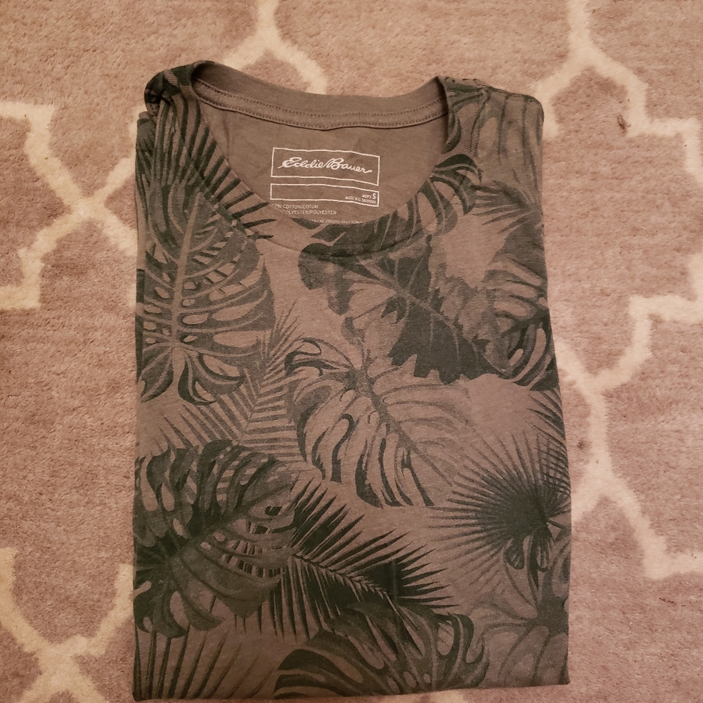 Eddie Bauer Green leaf boyfriend t-shirt